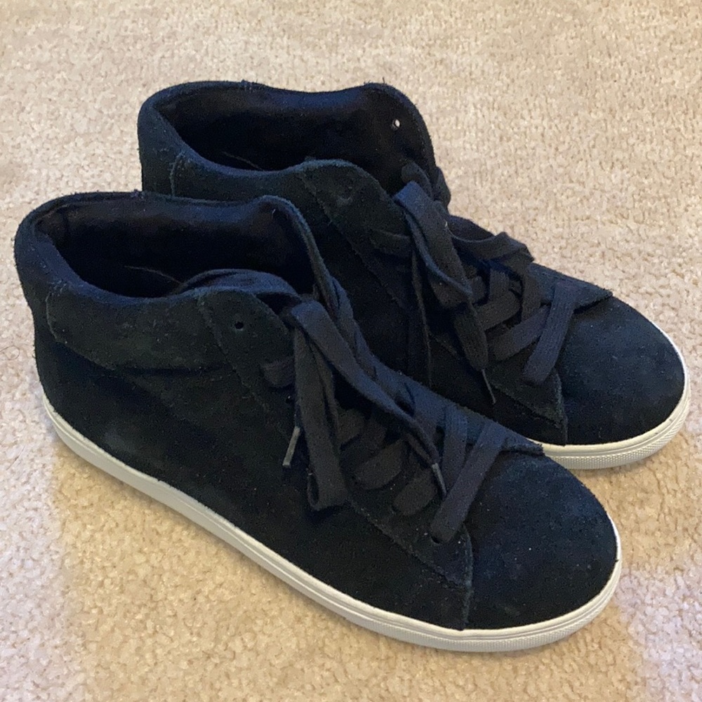 Blondo Suede Sneakers!
